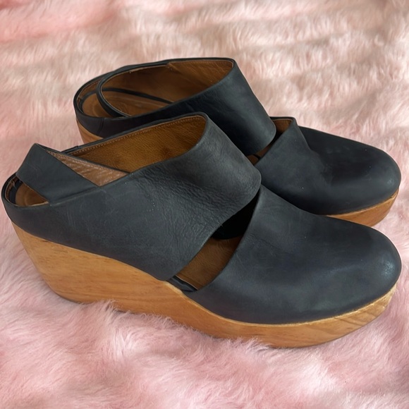 COCLICO Shoes - Coclico Black Wedge Shoes - Sz 40